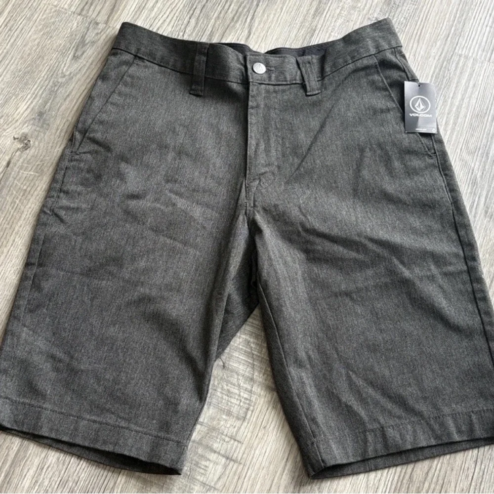 Volcom VMONTY Shorts Size 29 NWT